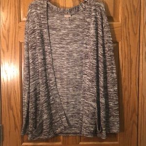 Women’s purple cardigan with pockets